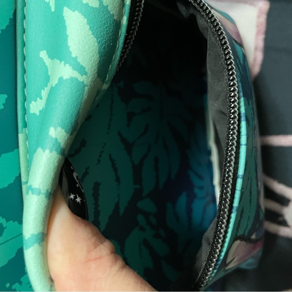 Stitch Loungefly backpack - Picture 4 of 5